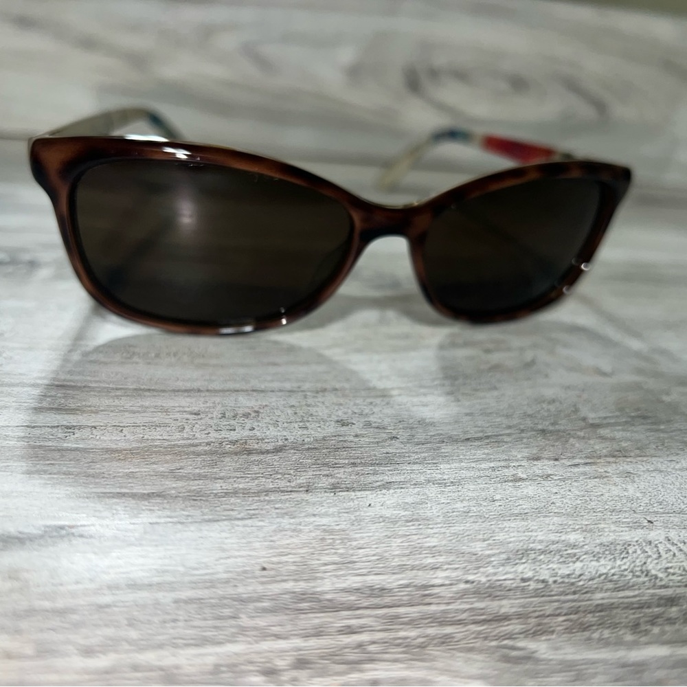 Gucci sunglasses 🕶️